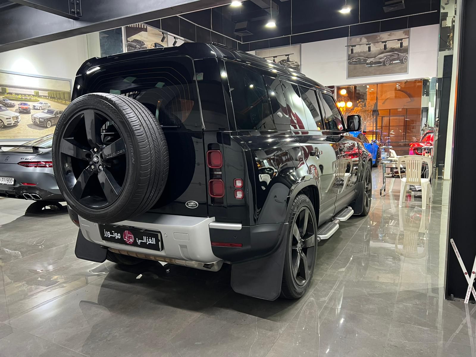 Land Rover Defender 110 2023 - Image 2