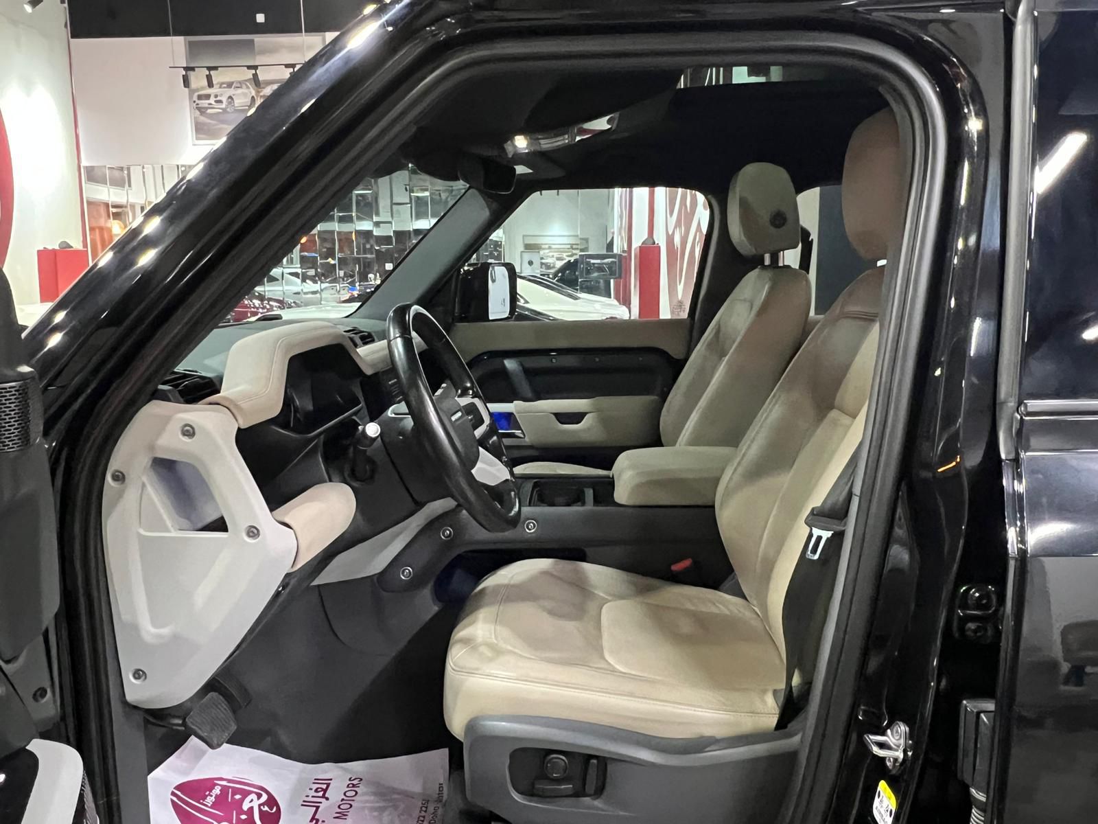 Land Rover Defender 110 2023 - Image 4