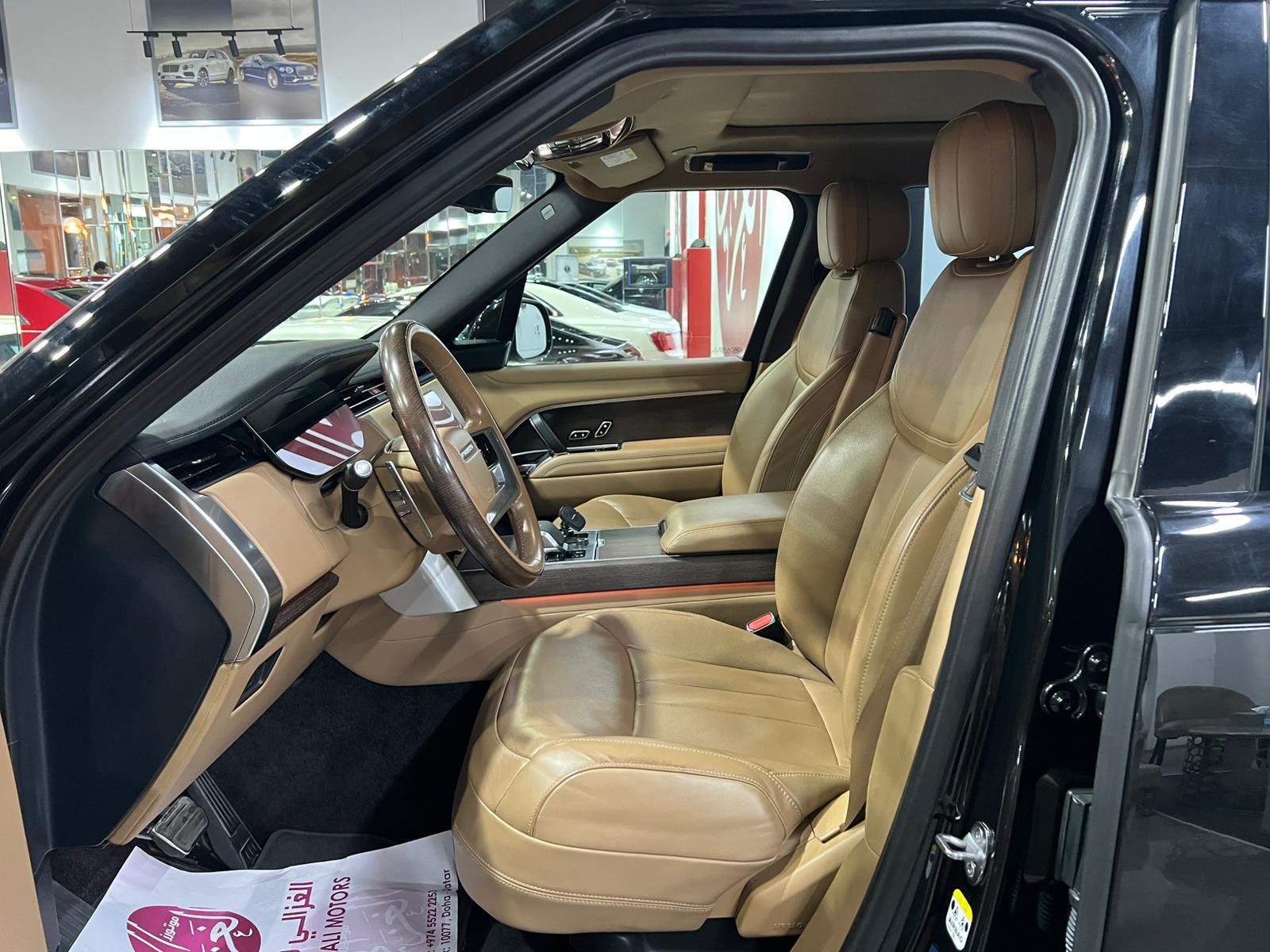 Land Rover Range Rover Vogue HSE 2023 - Image 2