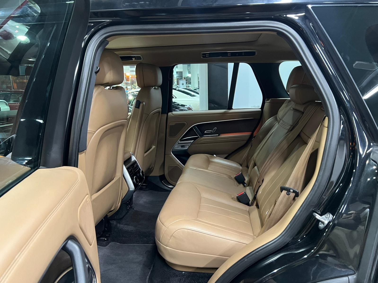 Land Rover Range Rover Vogue HSE 2023 - Image 4