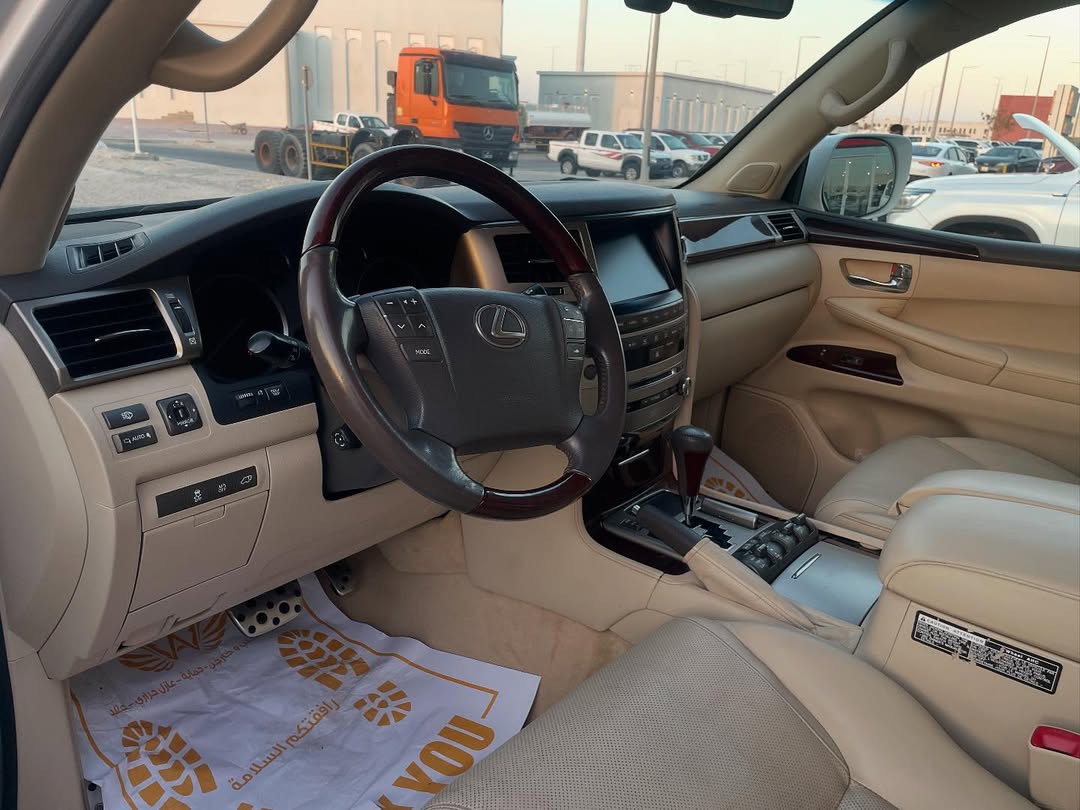 Lexus LX 570 - Image 3