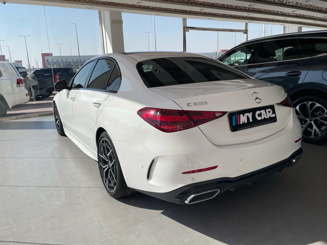 Mercedes-Benz C-Class Sedan 300 2023 - Image 2