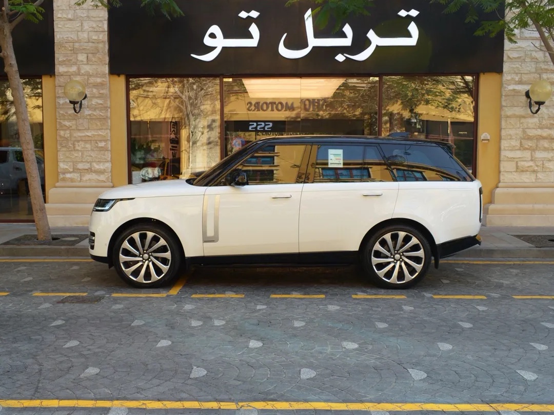 Land Rover Range Rover Vogue Autobiography 2023 - Image 3