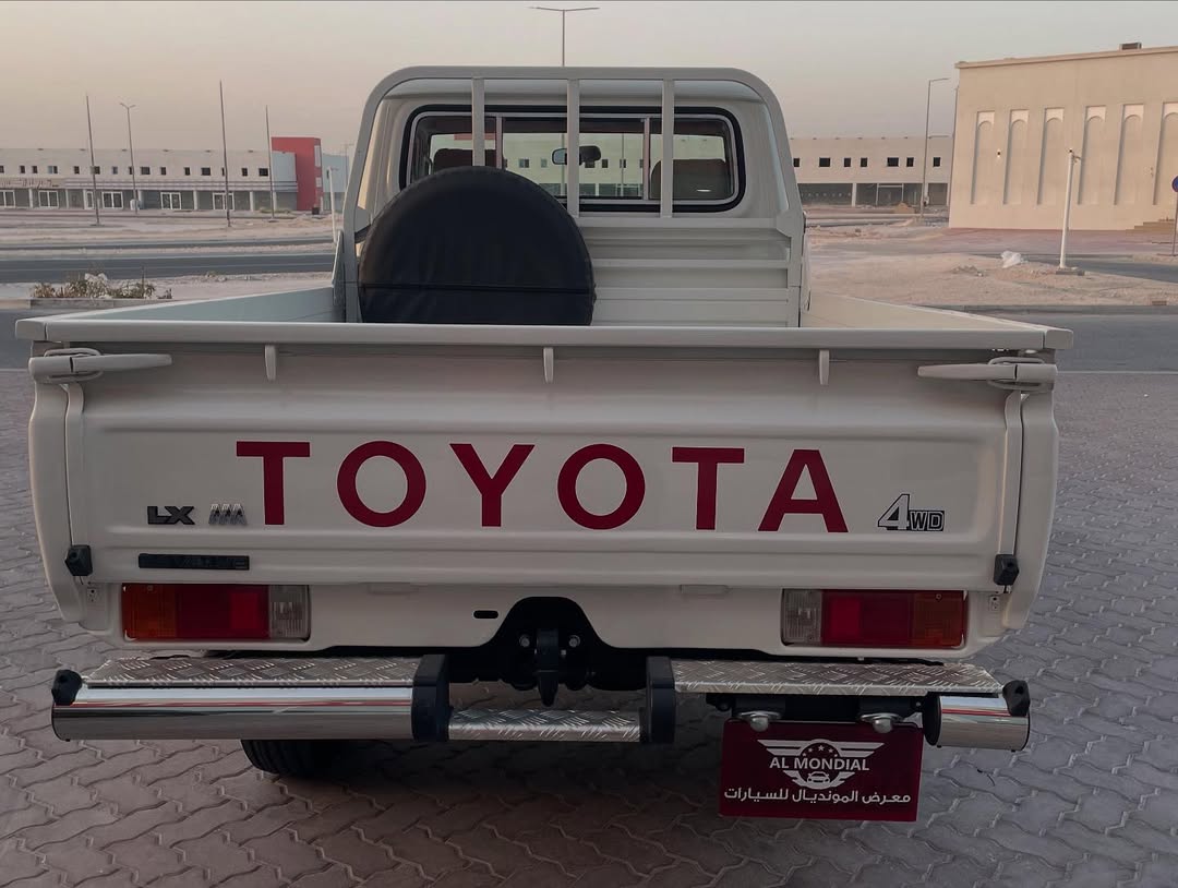 Toyota LX  - Image 4