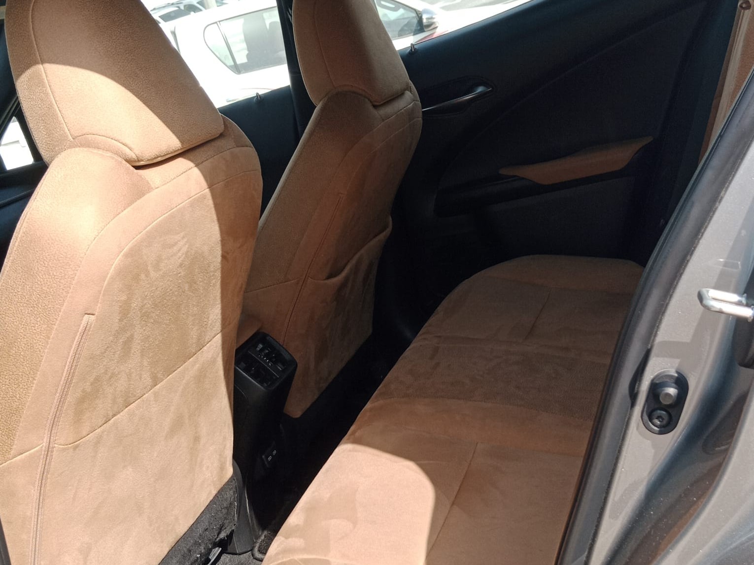 Lexus UX 300h 2024 - Image 2