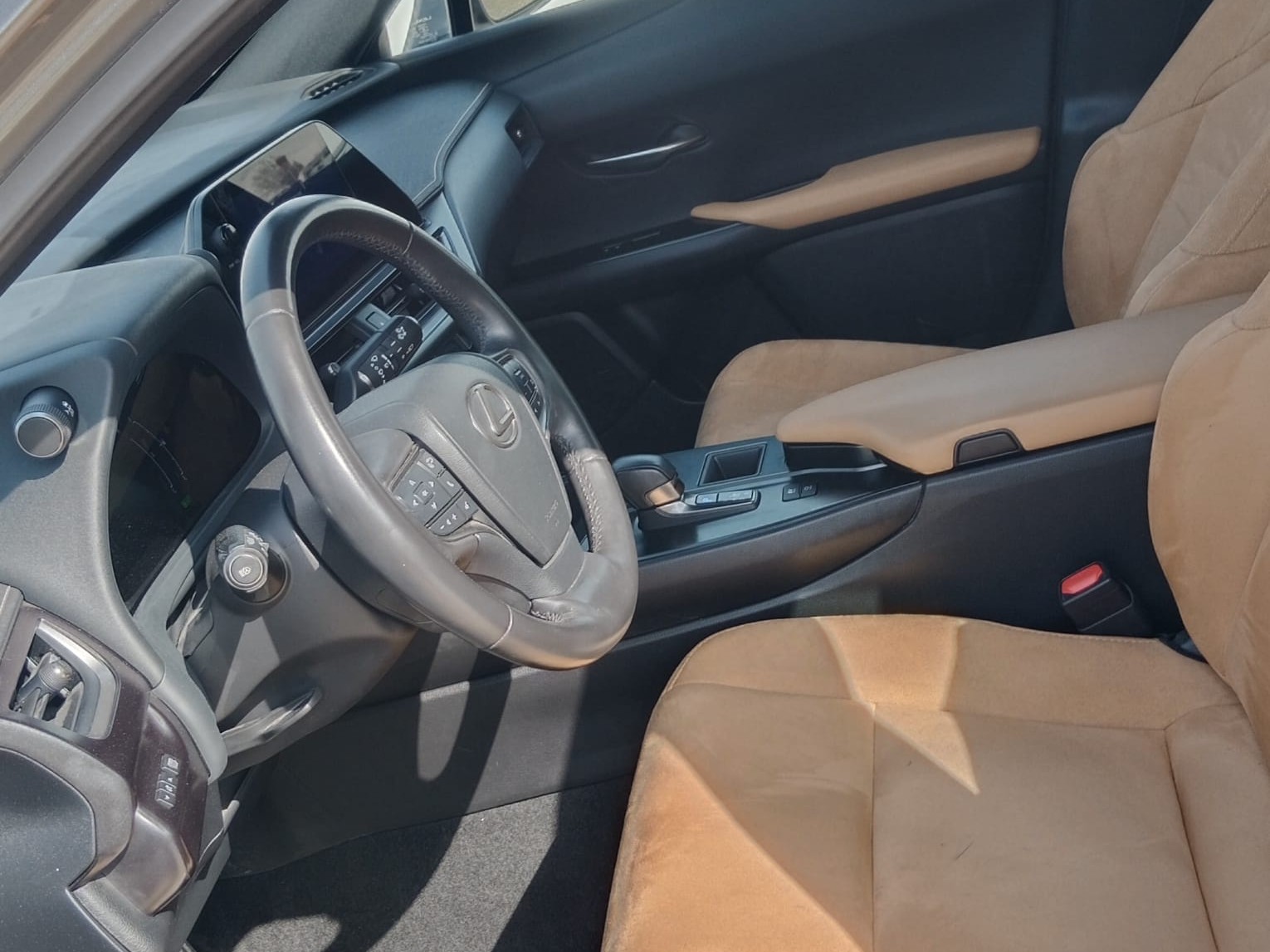 Lexus UX 300h 2024 - Image 3