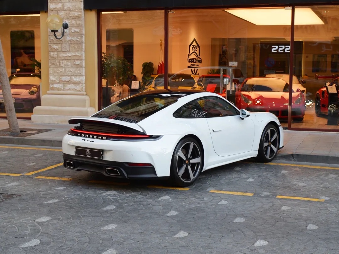 Porsche 911 CARRERA 2025 - Image 2