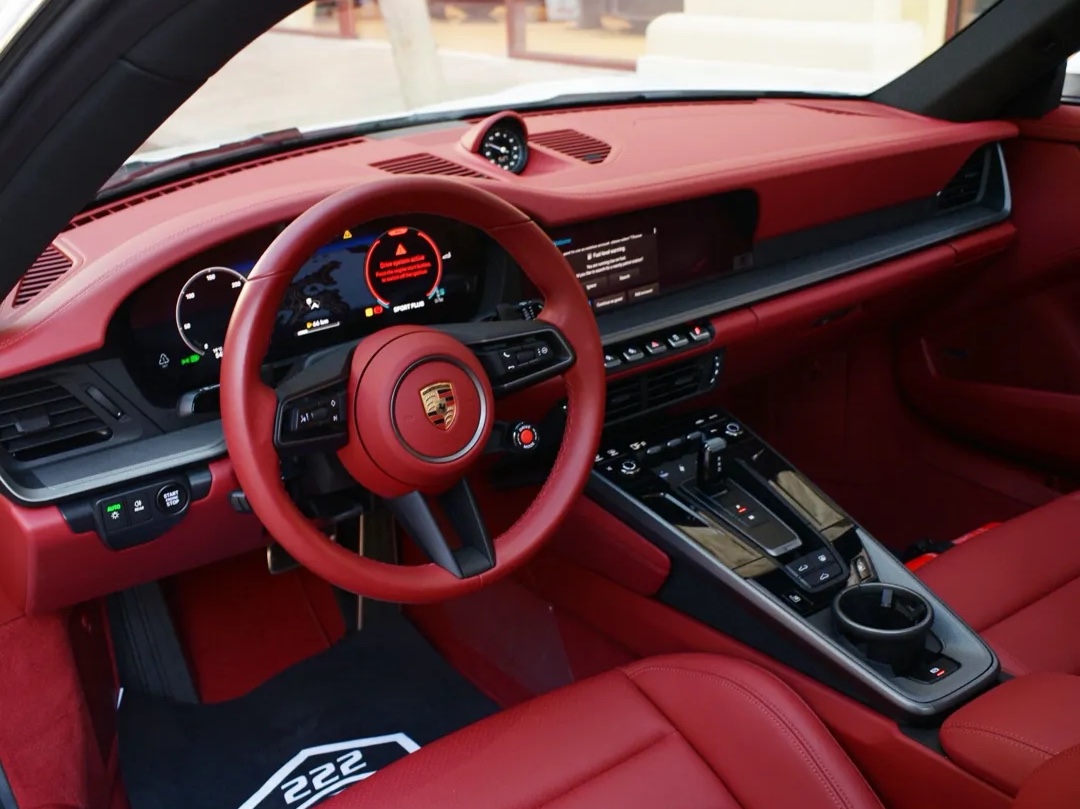 Porsche 911 CARRERA 2025 - Image 4
