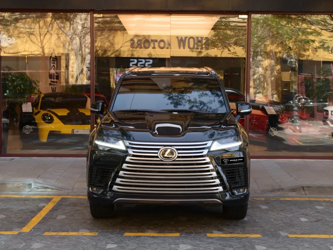Lexus LX 600 Luxury  2023 - Image 2