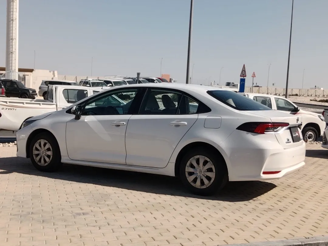 Toyota Corolla XLi 2023 - Image 3