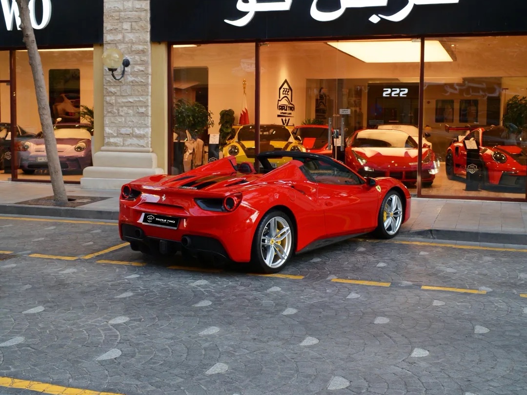 Ferrari 488 Spider 2019 - Image 2