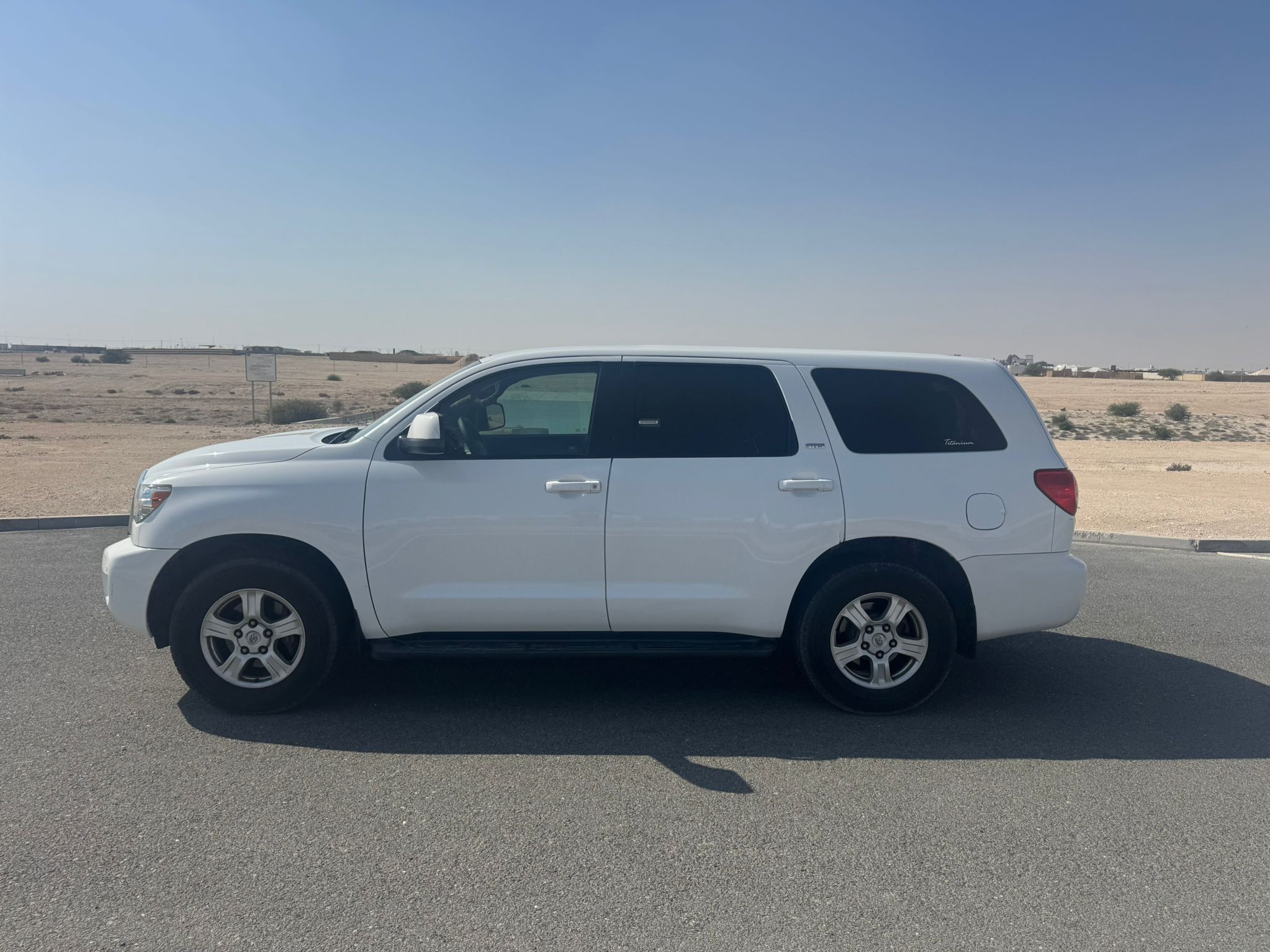 Toyota Sequoia 2013 - Image 3