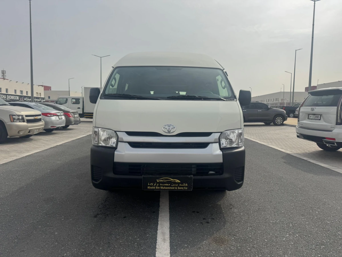 Toyota Hiace Bus 2025
