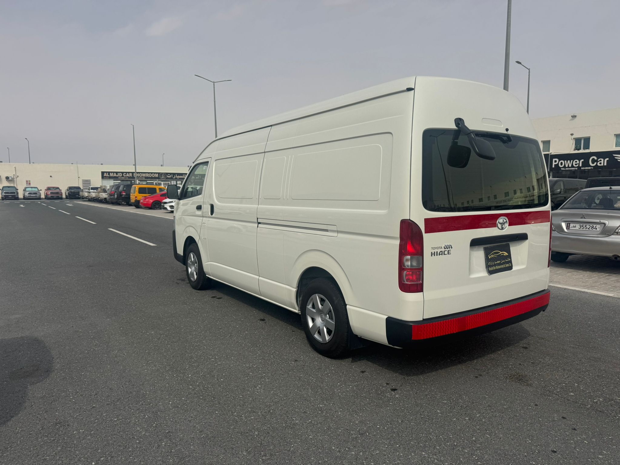 Toyota Hiace Bus 2025 - Image 2