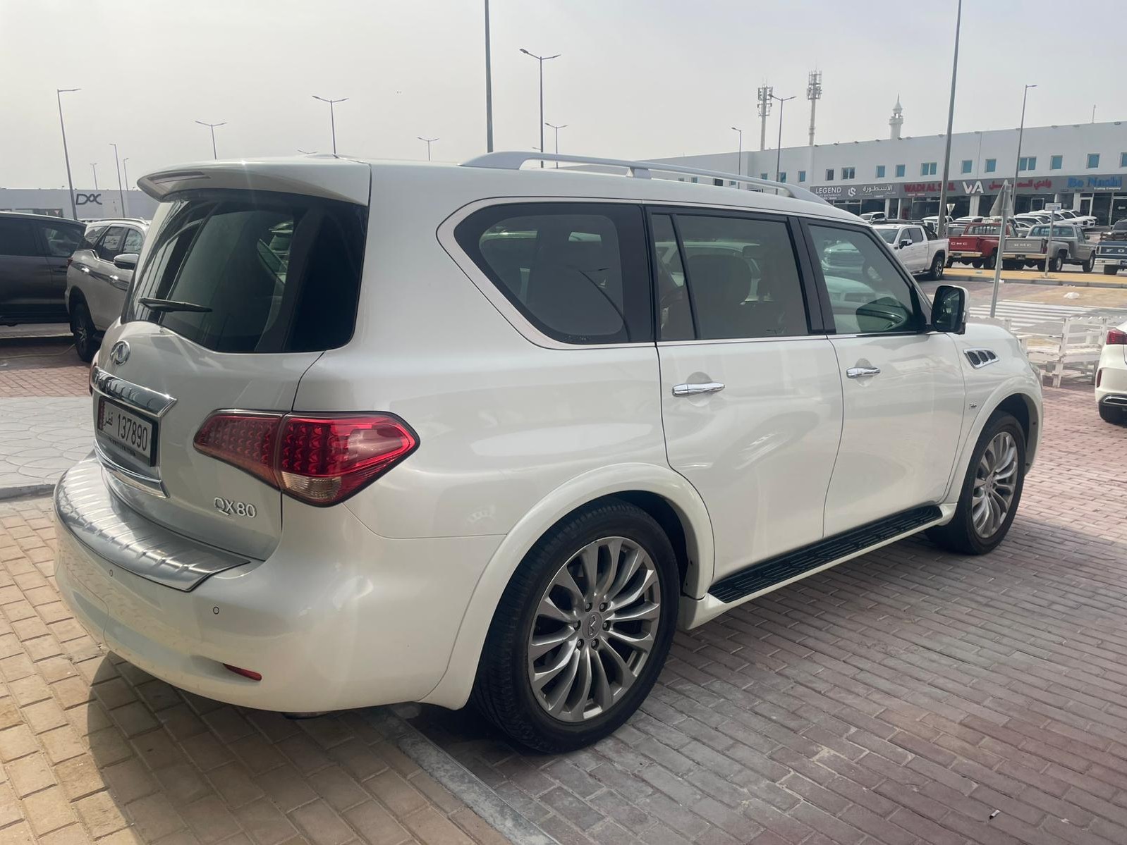 Infiniti QX 80 2016 - Image 2