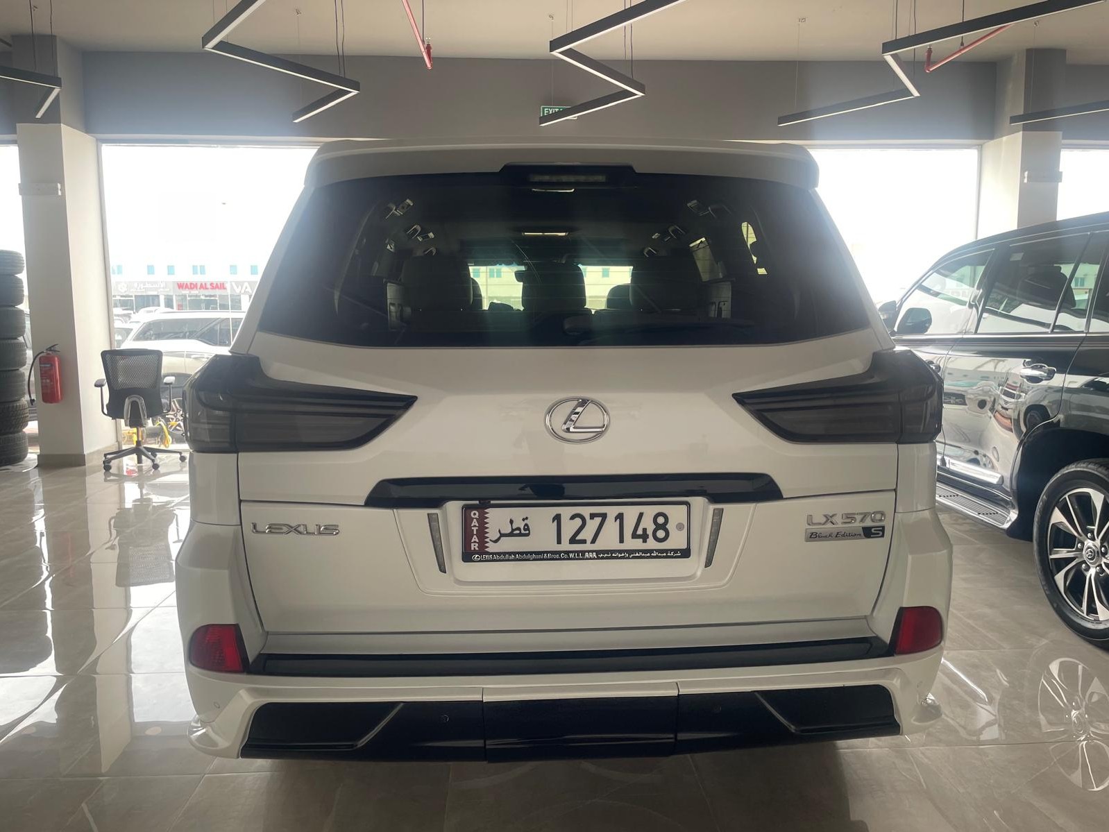 Lexus LX 570 2016 - Image 2