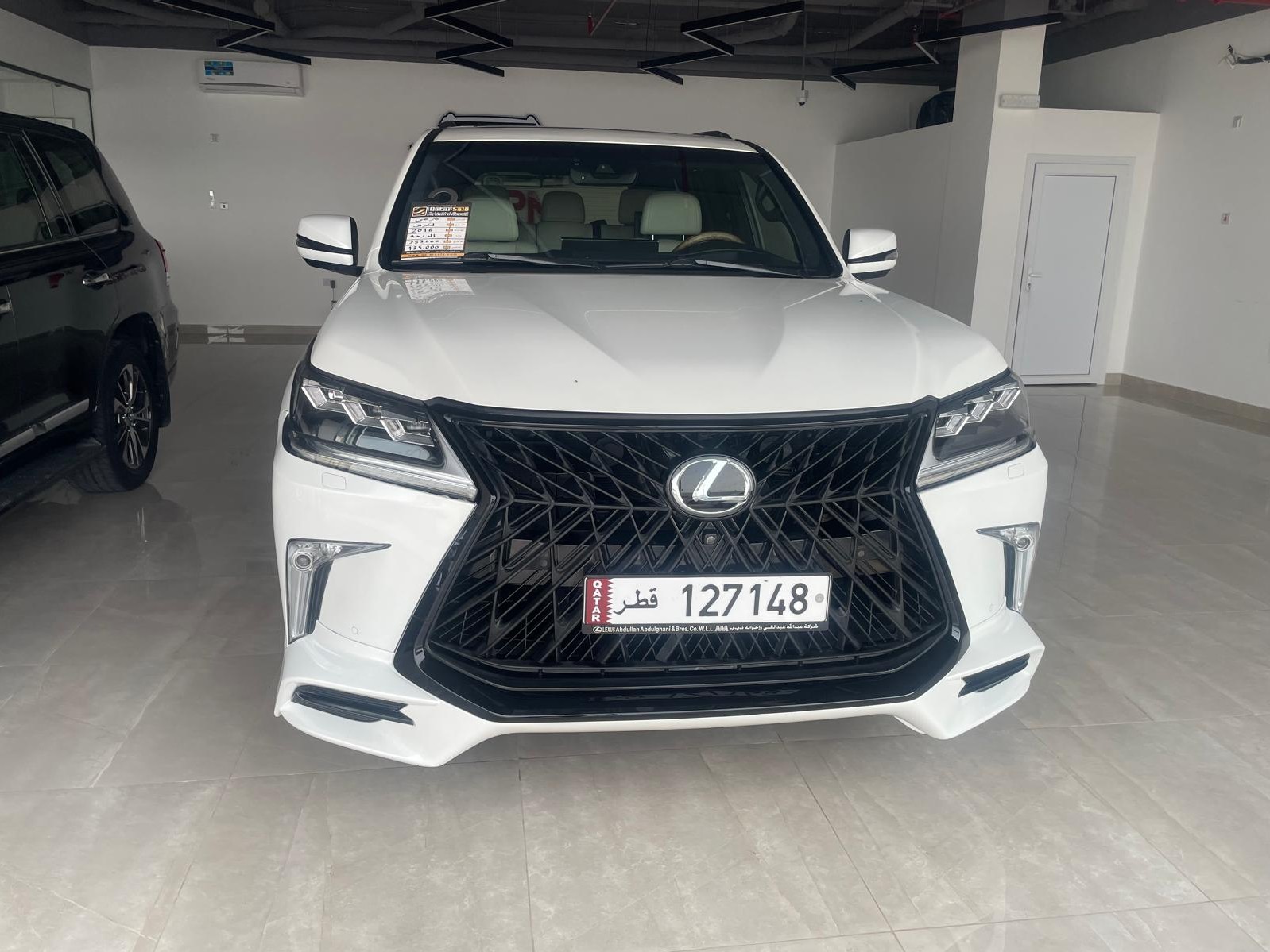 Lexus LX 570 2016 - Image 4