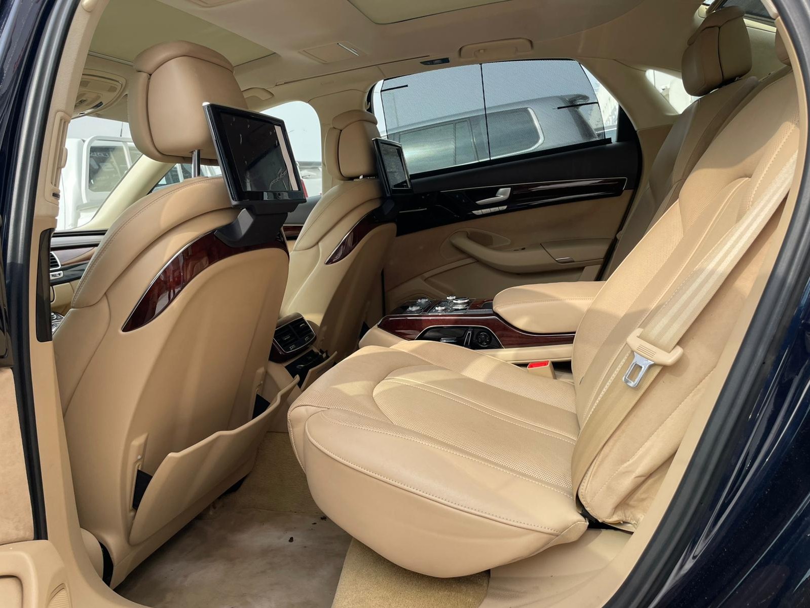 Audi A8 L  2013 - Image 4