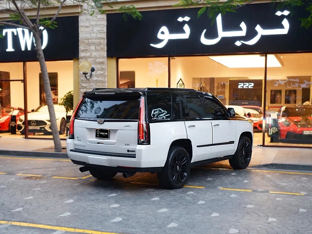 Cadillac Escalade Platinum 2016 - Image 2