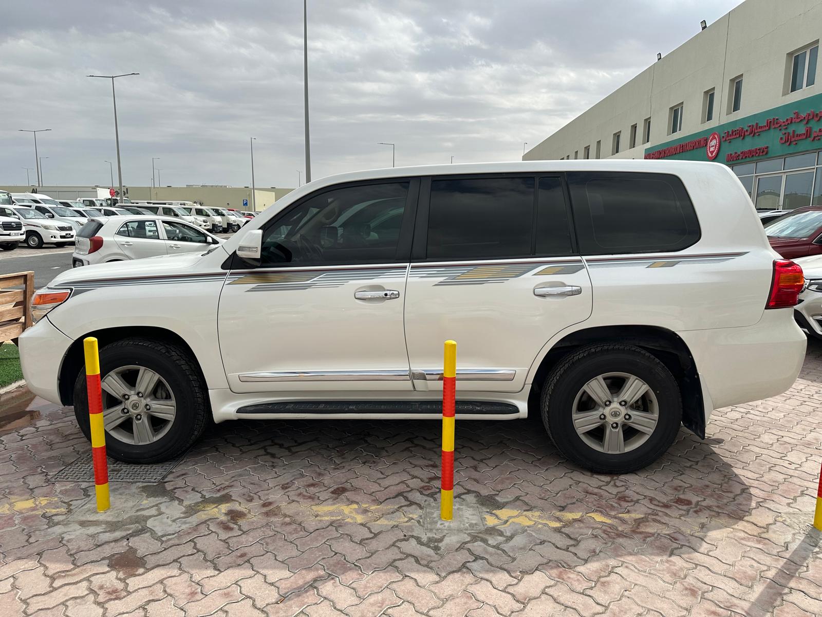 Toyota Land Cruiser GXR v8 2013 - Image 3