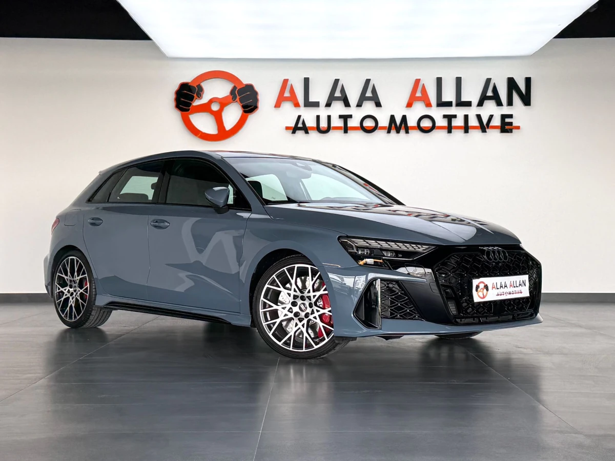 Audi RS 3  2025
