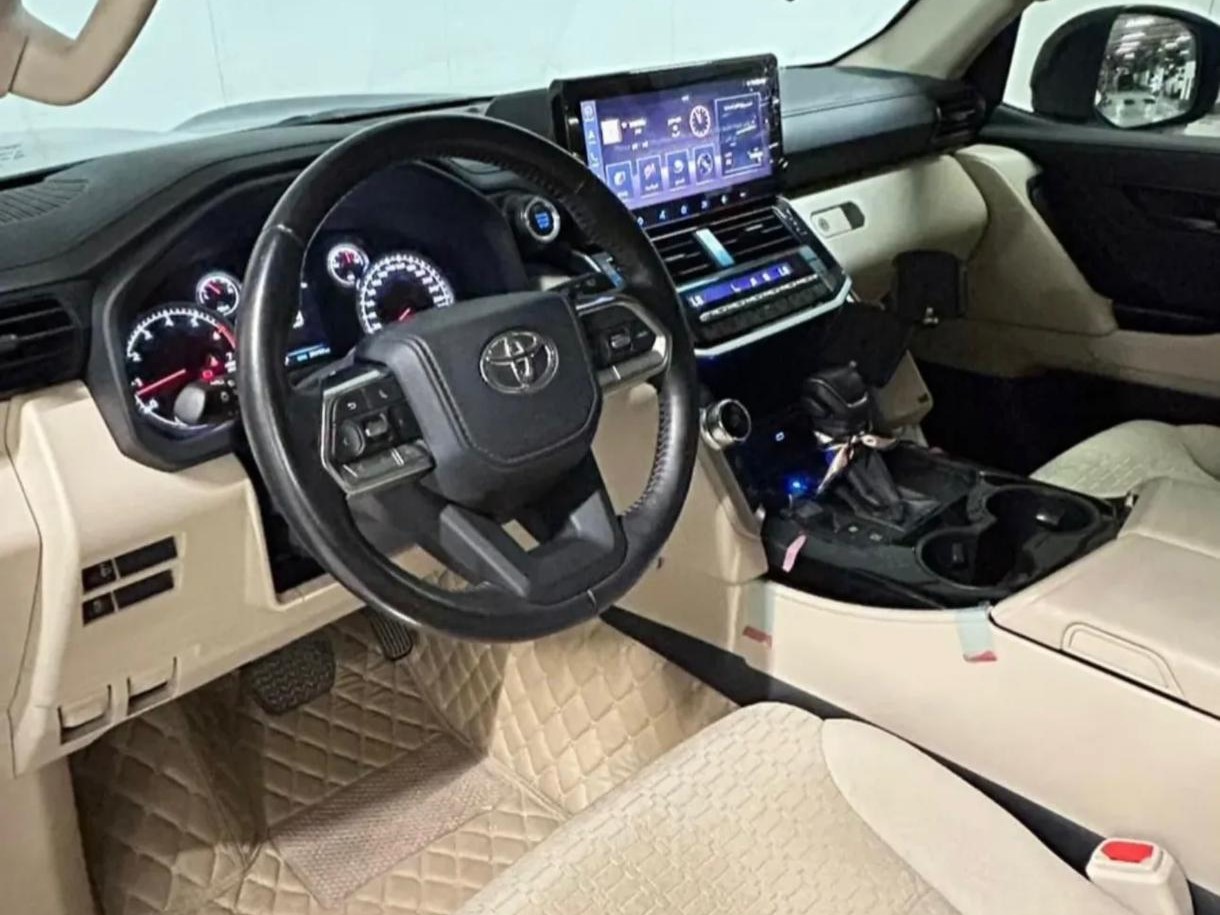 Toyota Land Cruiser GXR Twin Turbo 2023 - Image 3