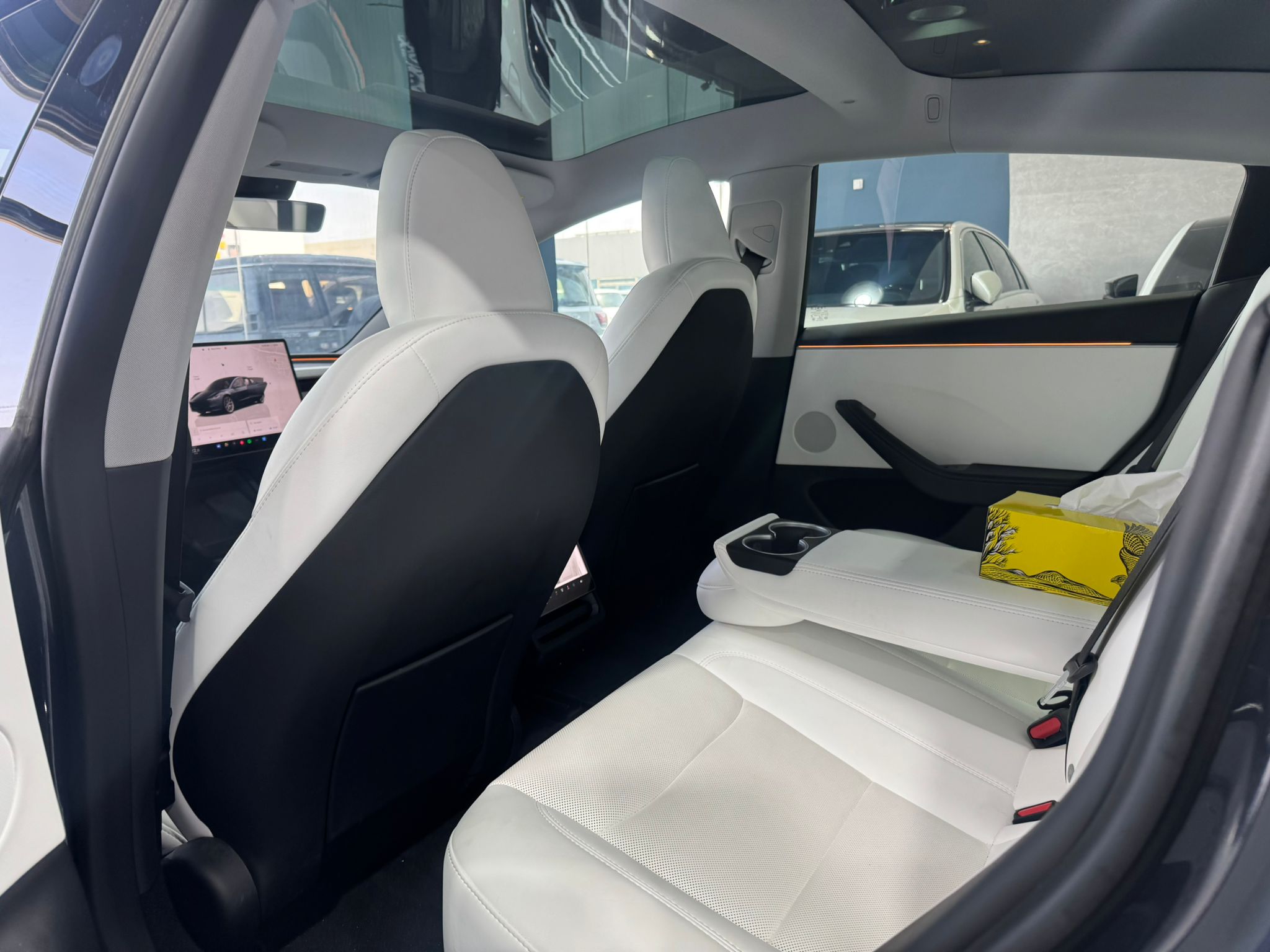 Tesla Dual motor 2024 - Image 4