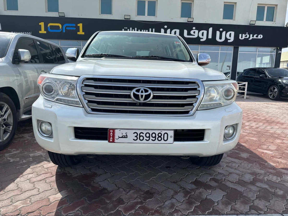 Toyota Land Cruiser GXR v8 2012