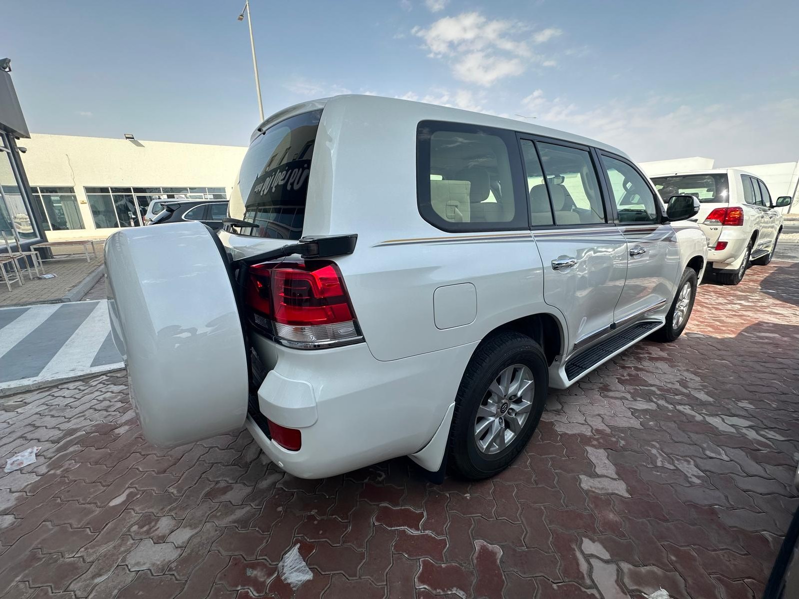 Toyota Land Cruiser GXR v8 2018 - Image 4