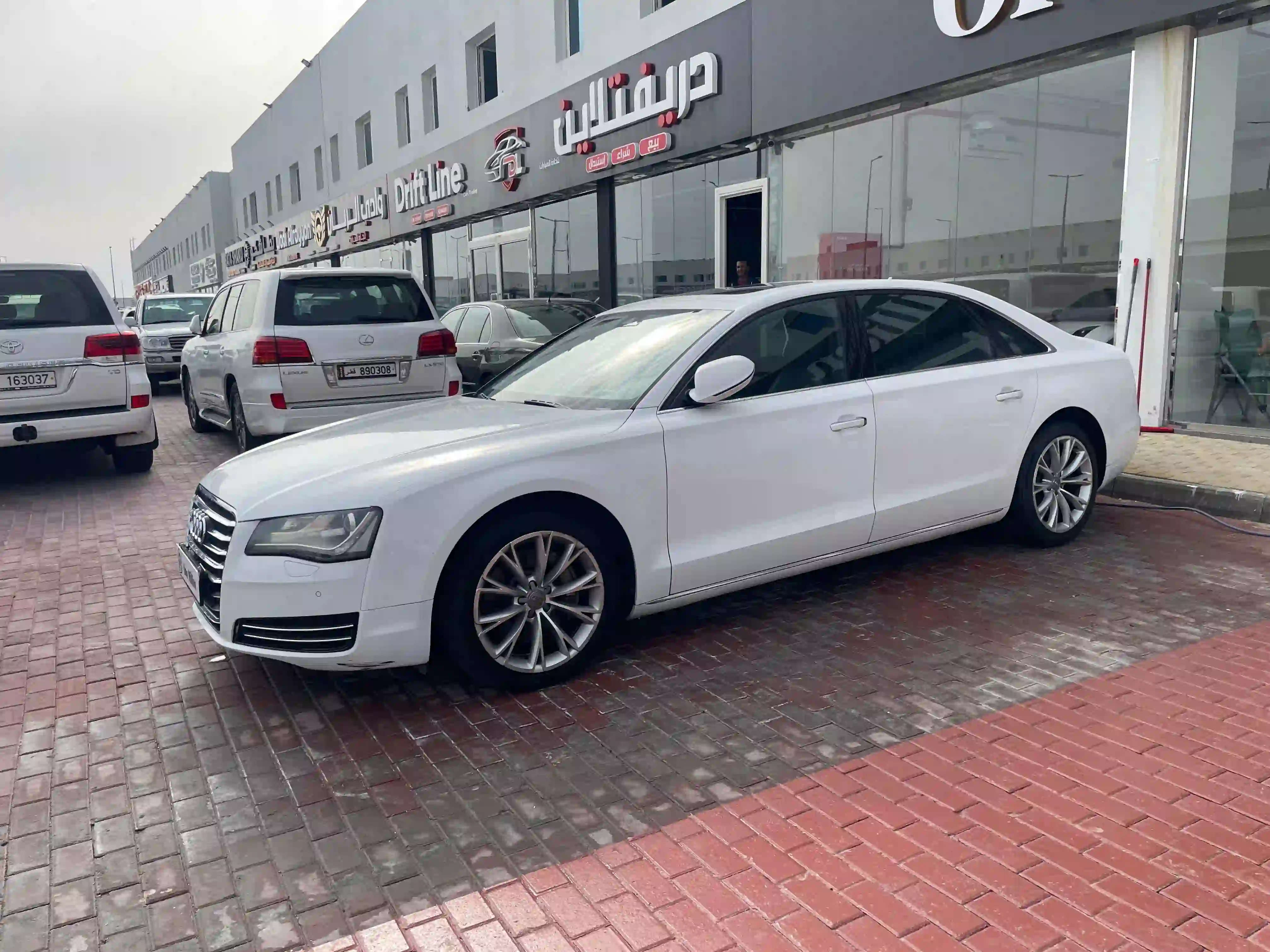 Audi A8 2012 - Image 3