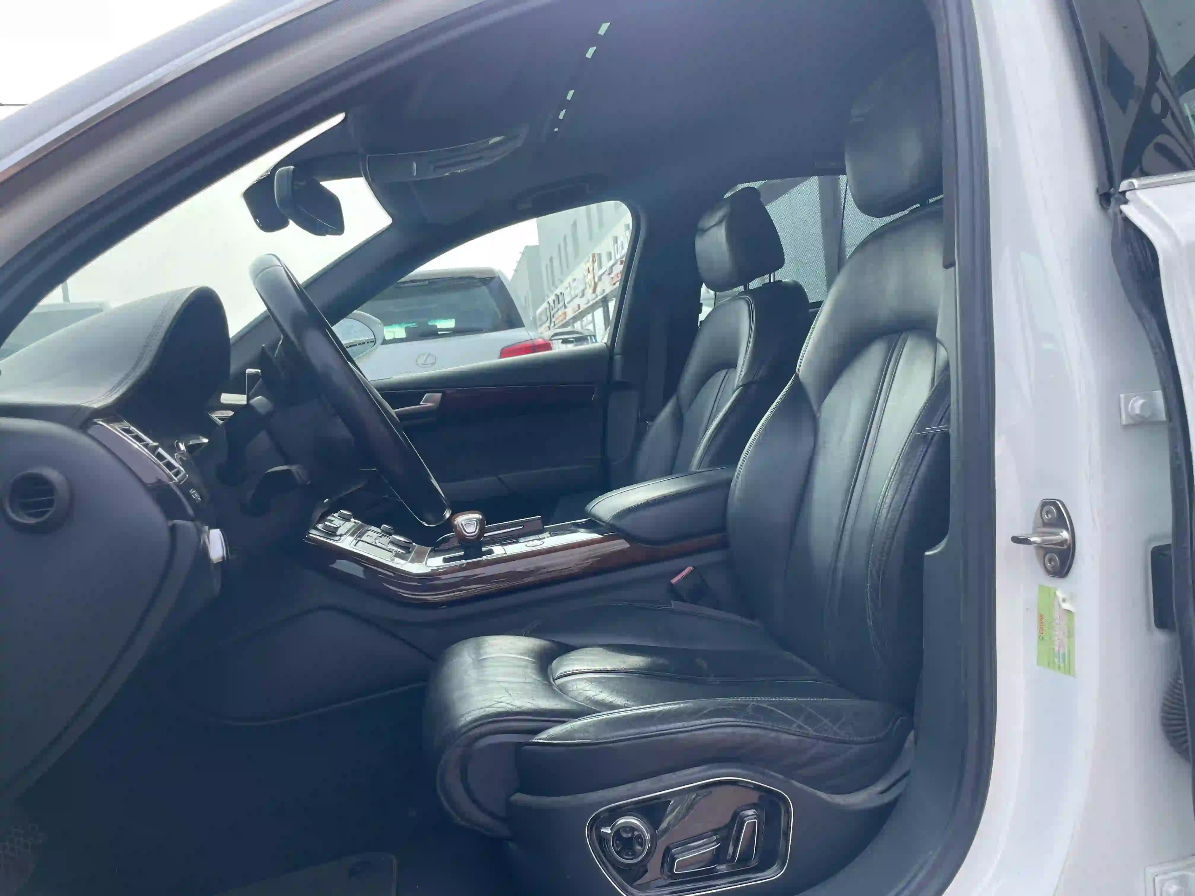 Audi A8 2012 - Image 4