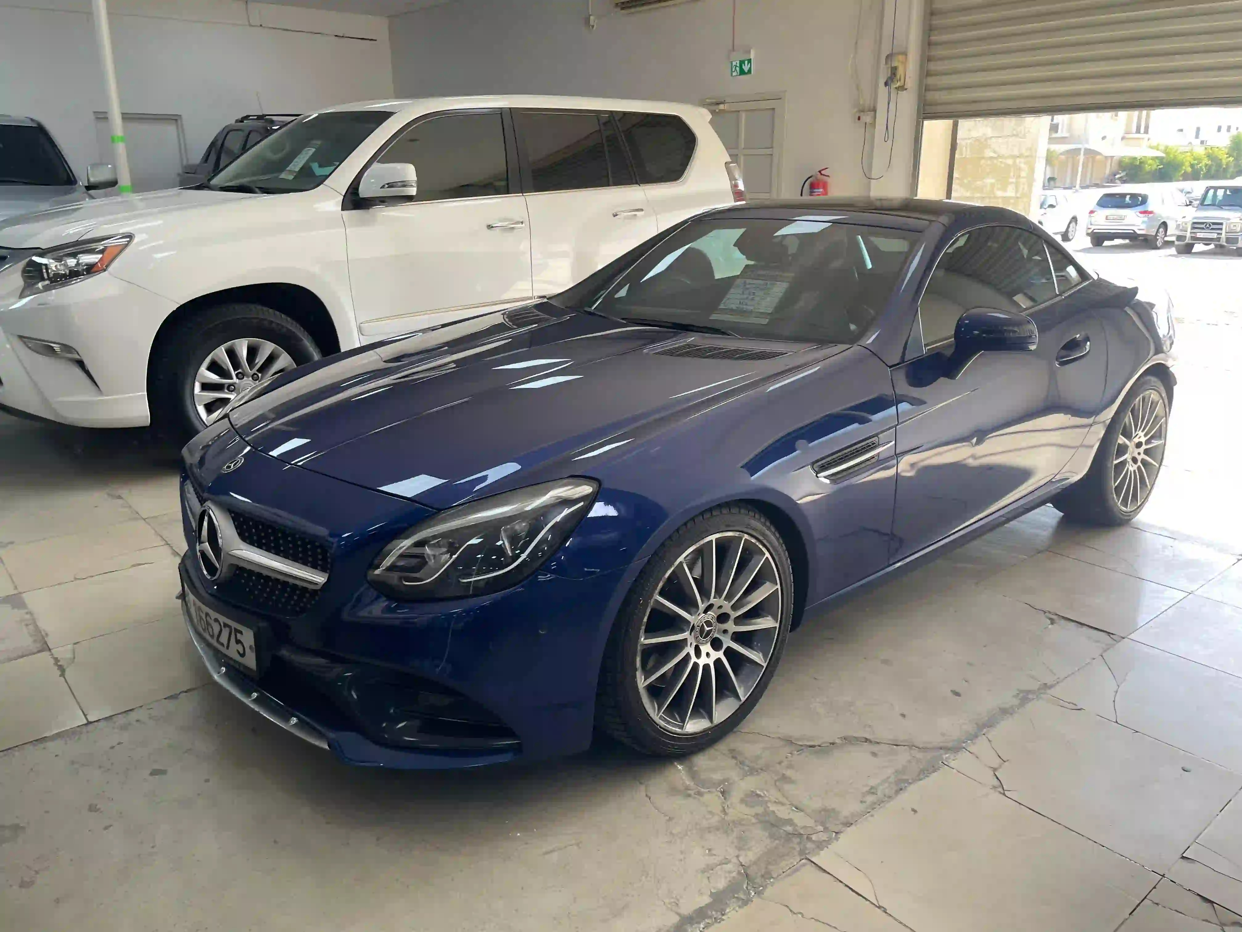 Mercedes-Benz SLC  300 2019 - Image 2