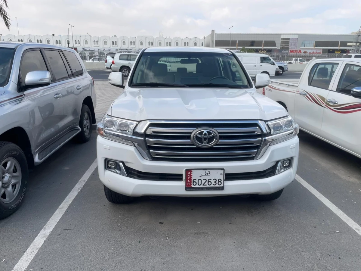 Toyota Land Cruiser GXR Diesel v8 2019