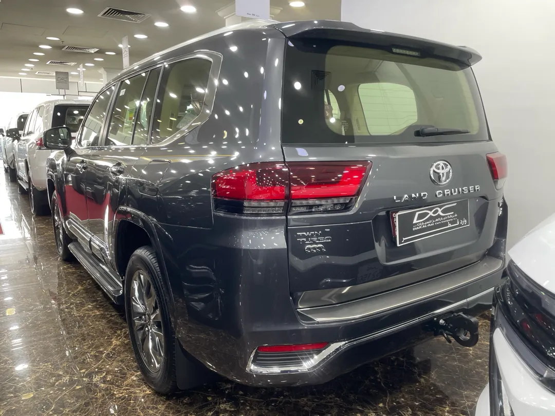Toyota Land Cruiser VXR Twin Turbo 2025 - Image 2