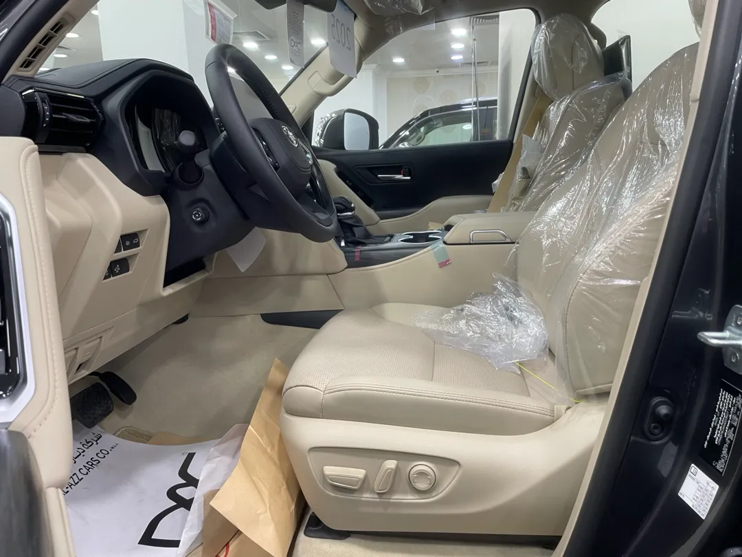 Toyota Land Cruiser VXR Twin Turbo 2025 - Image 4