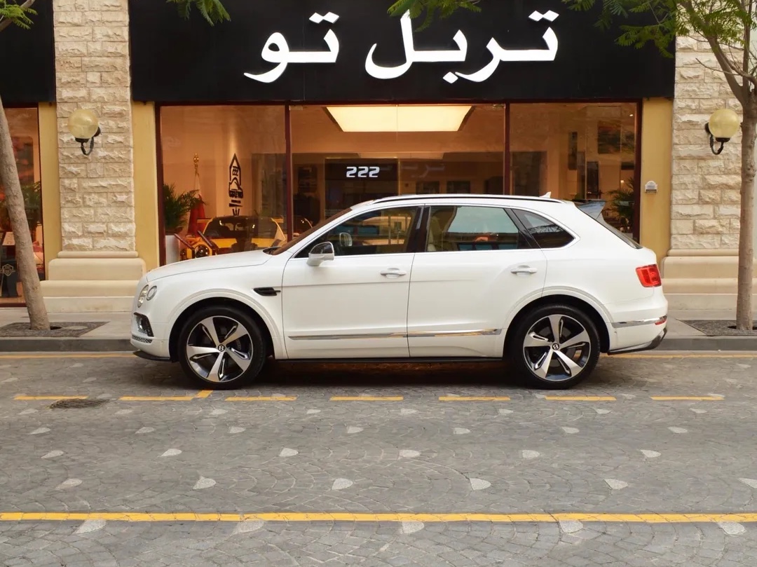 Bentley Bentayga 2017 - Image 2