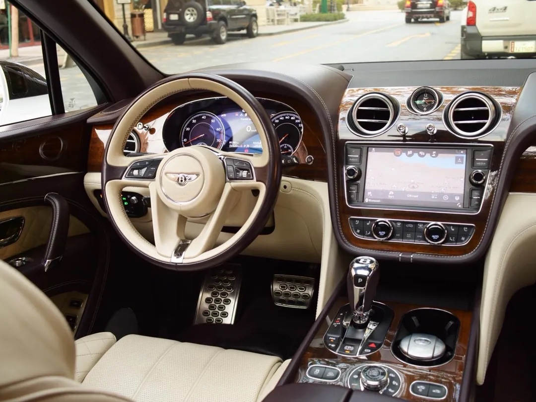 Bentley Bentayga 2017 - Image 4