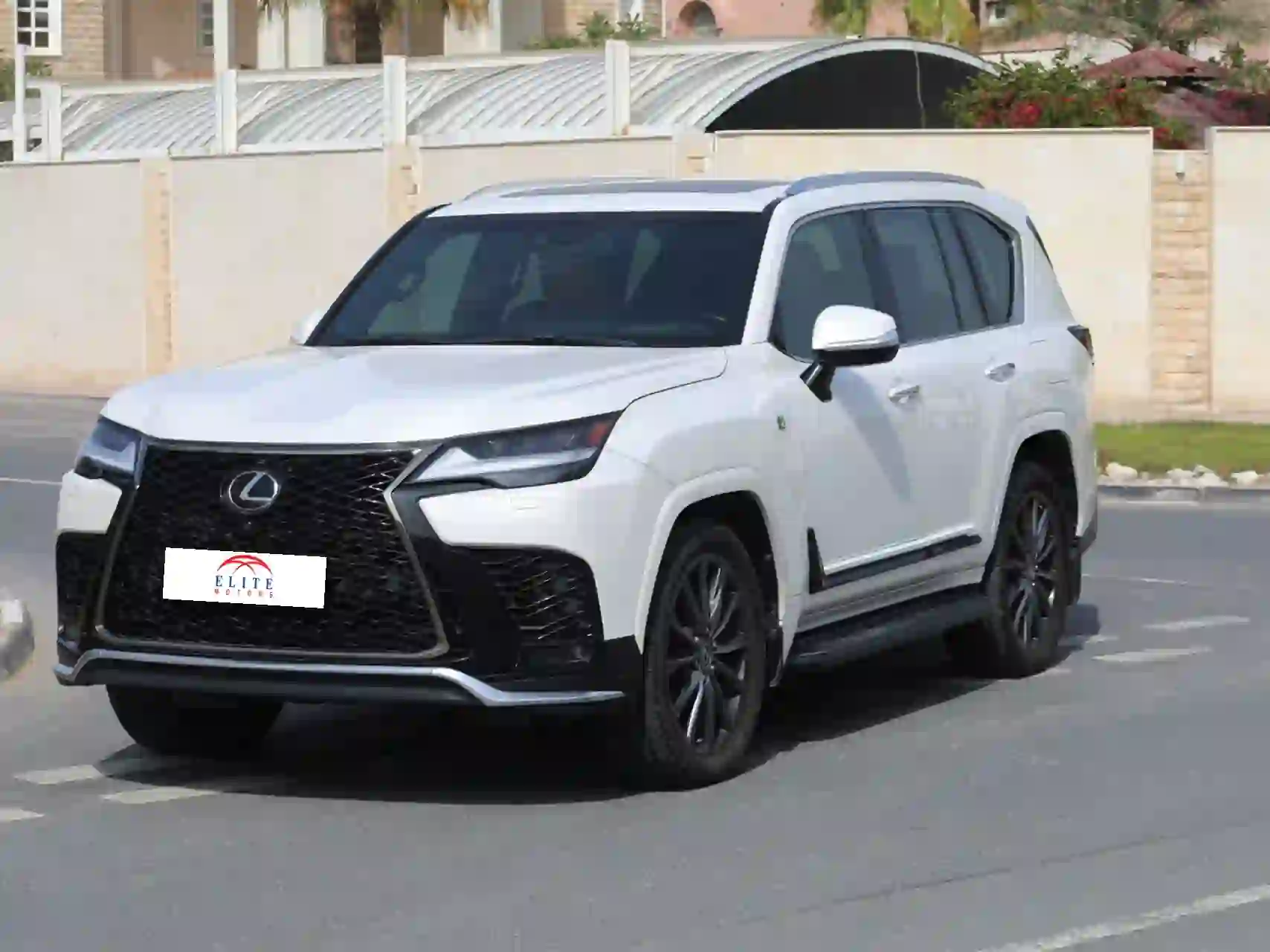 Lexus LX 600  F-Sport 2022 - Image 2