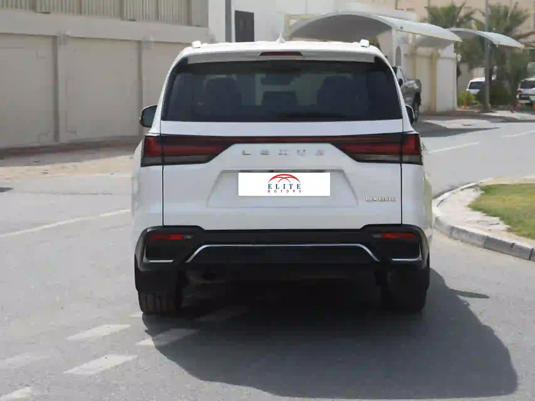 Lexus LX 600  F-Sport 2022 - Image 4