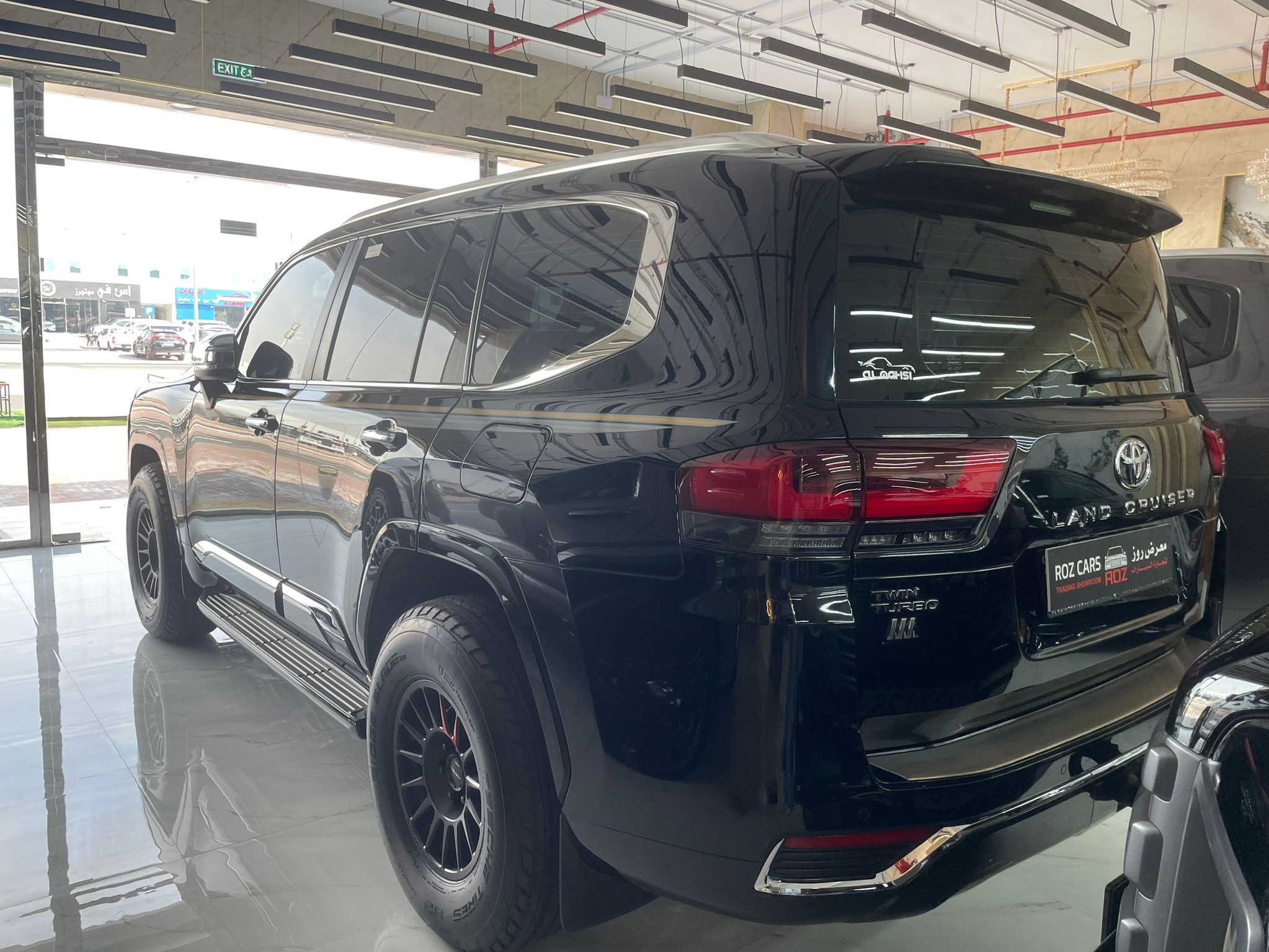 Toyota Land Cruiser VX 2023 - Image 3