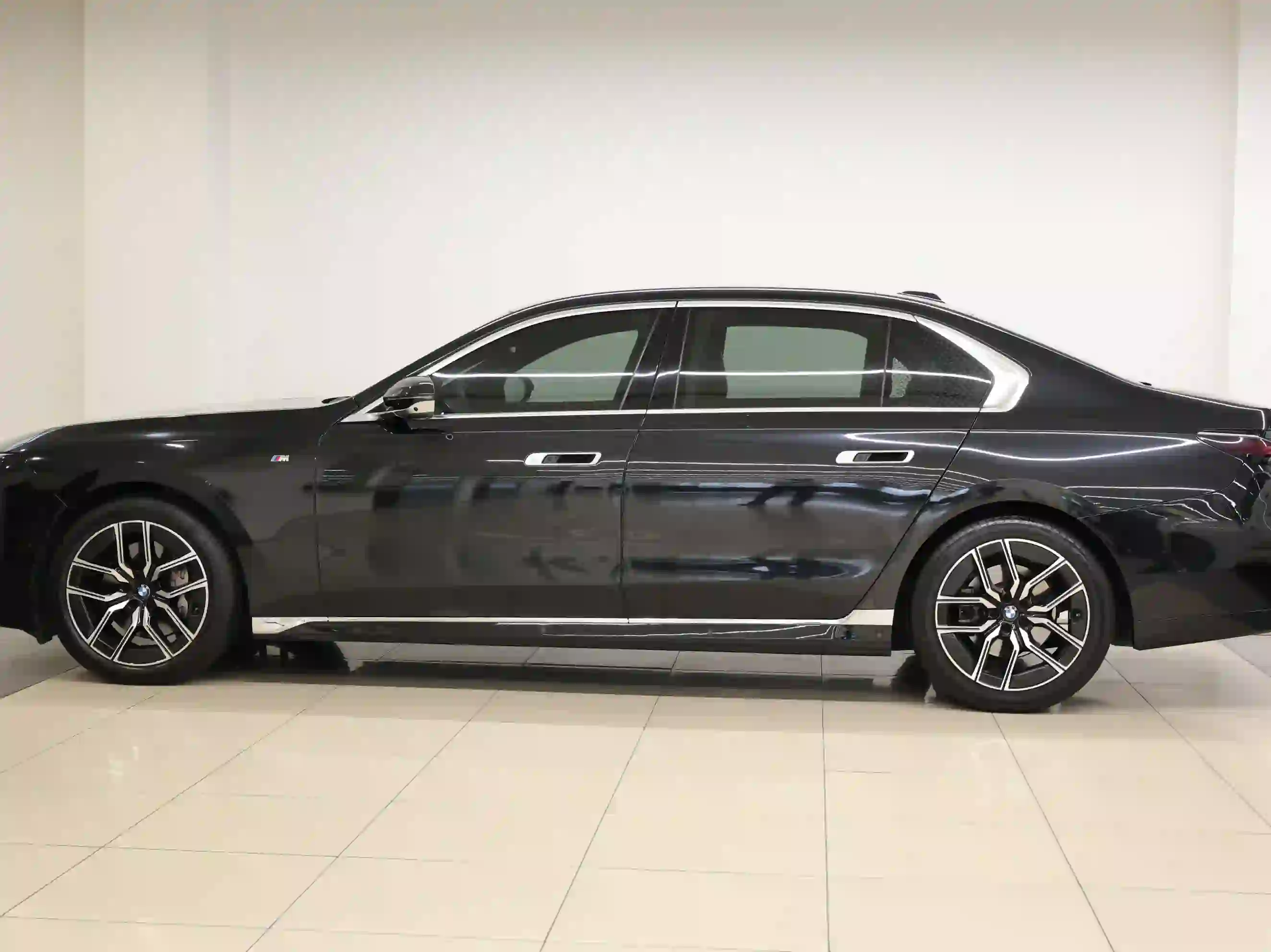 BMW 7-Series 740i Msport 2023 - Image 2