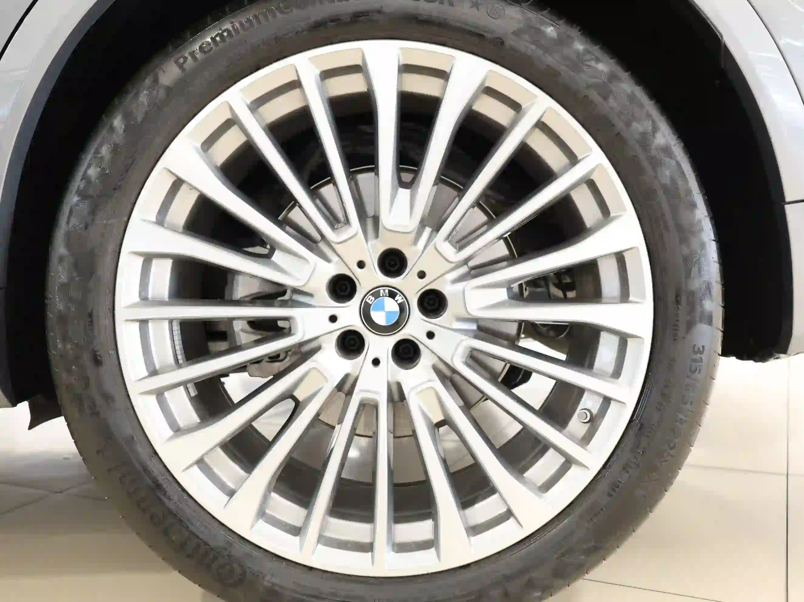 BMW X-Series X7 xDrive40i 2024 - Image 4
