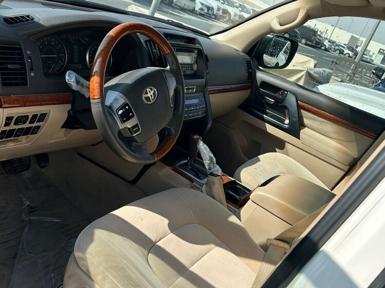 Toyota Land Cruiser GX.R 2015 - Image 2
