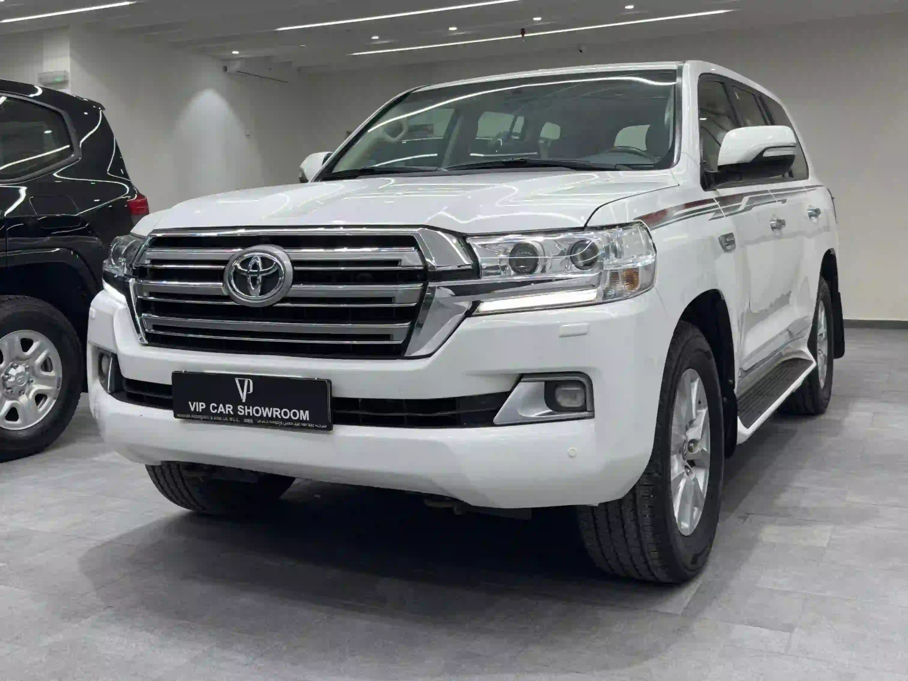 Toyota Land Cruiser GXR v8 2020 - Image 2