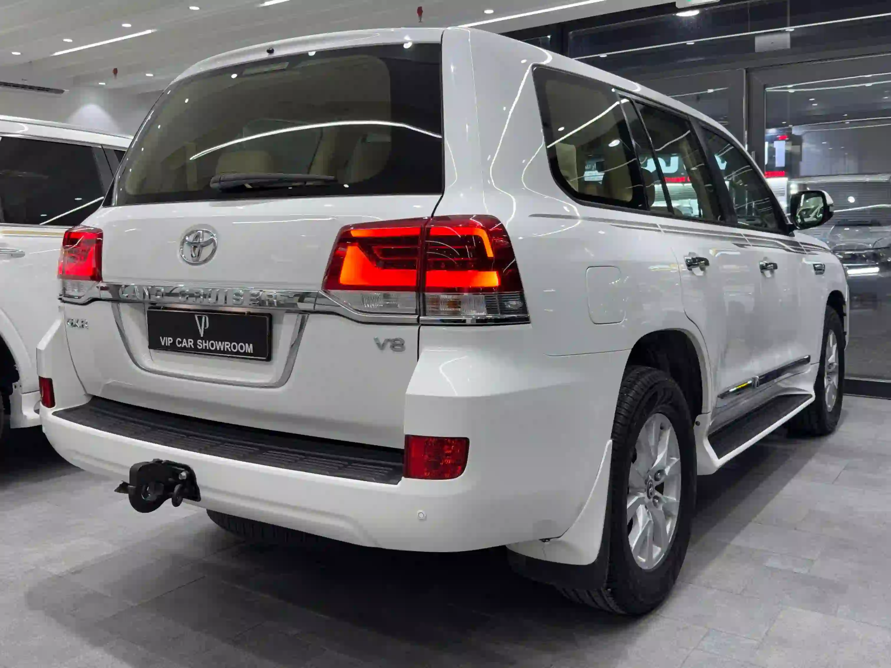 Toyota Land Cruiser GXR v8 2020 - Image 4