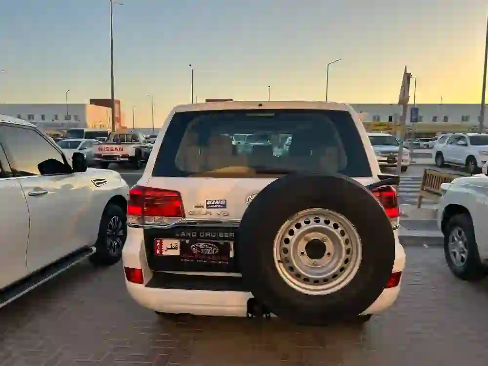 Toyota Land Cruiser GX.R 2014 - Image 3