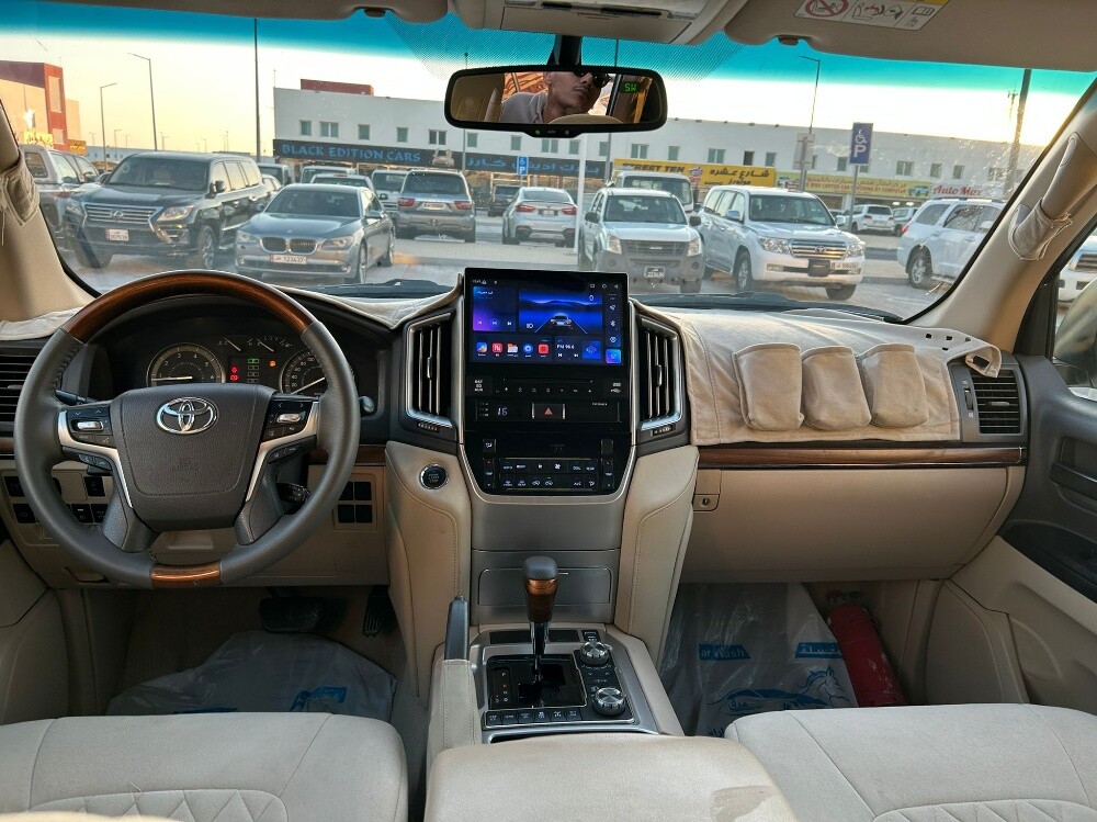 Toyota Land Cruiser GX.R 2014 - Image 4