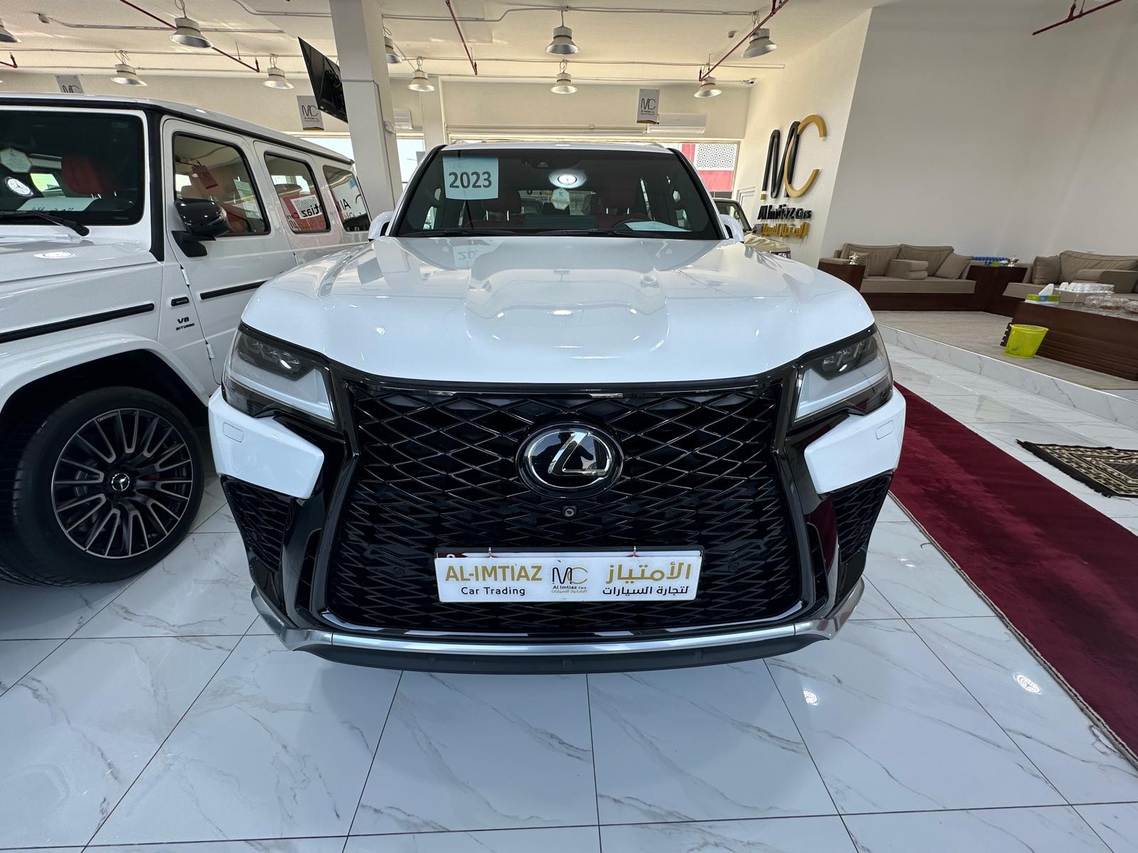Lexus LX 600  F-Sport 2023 - Image 3
