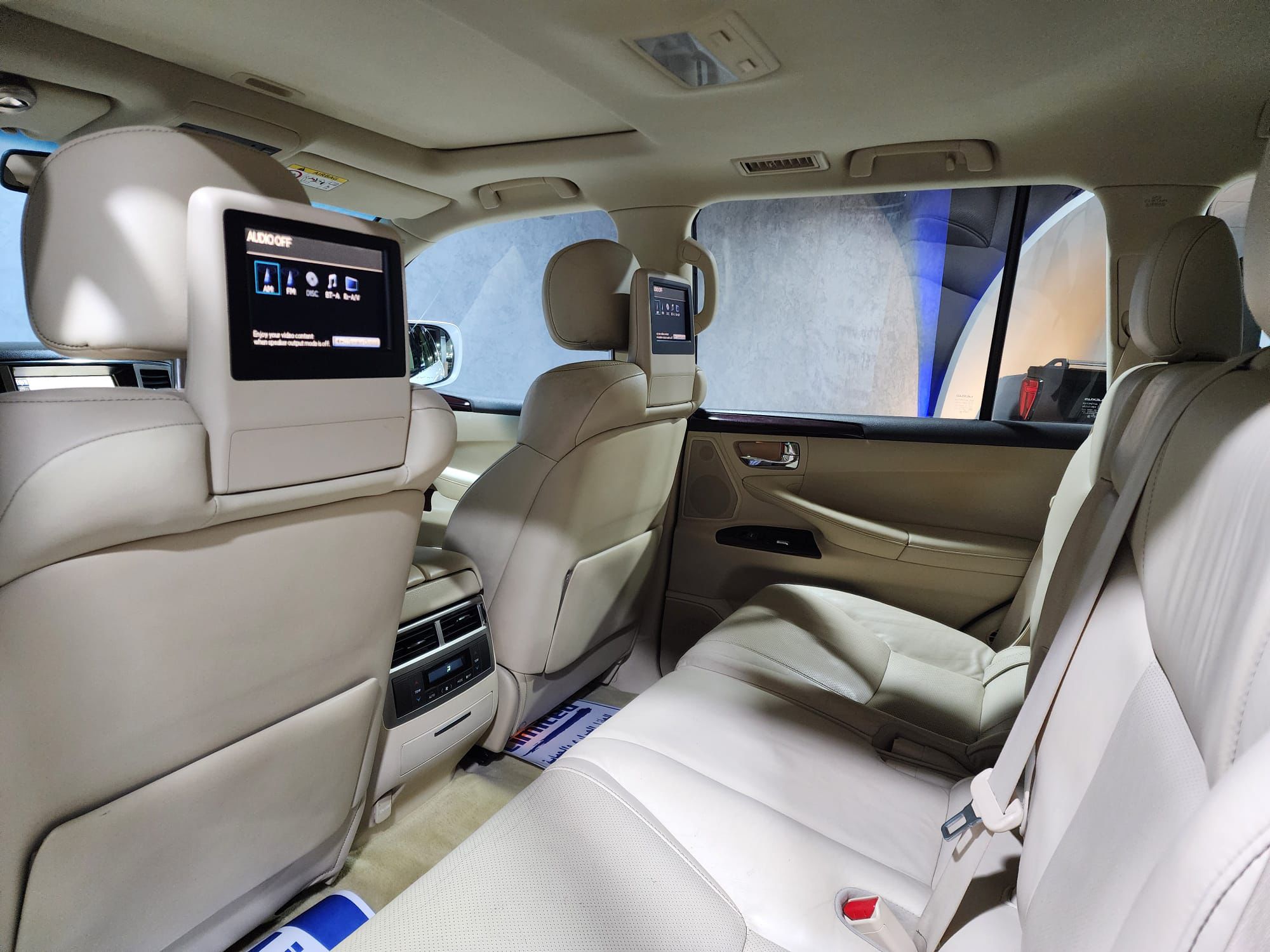 Lexus LX 570 2015 - Image 3