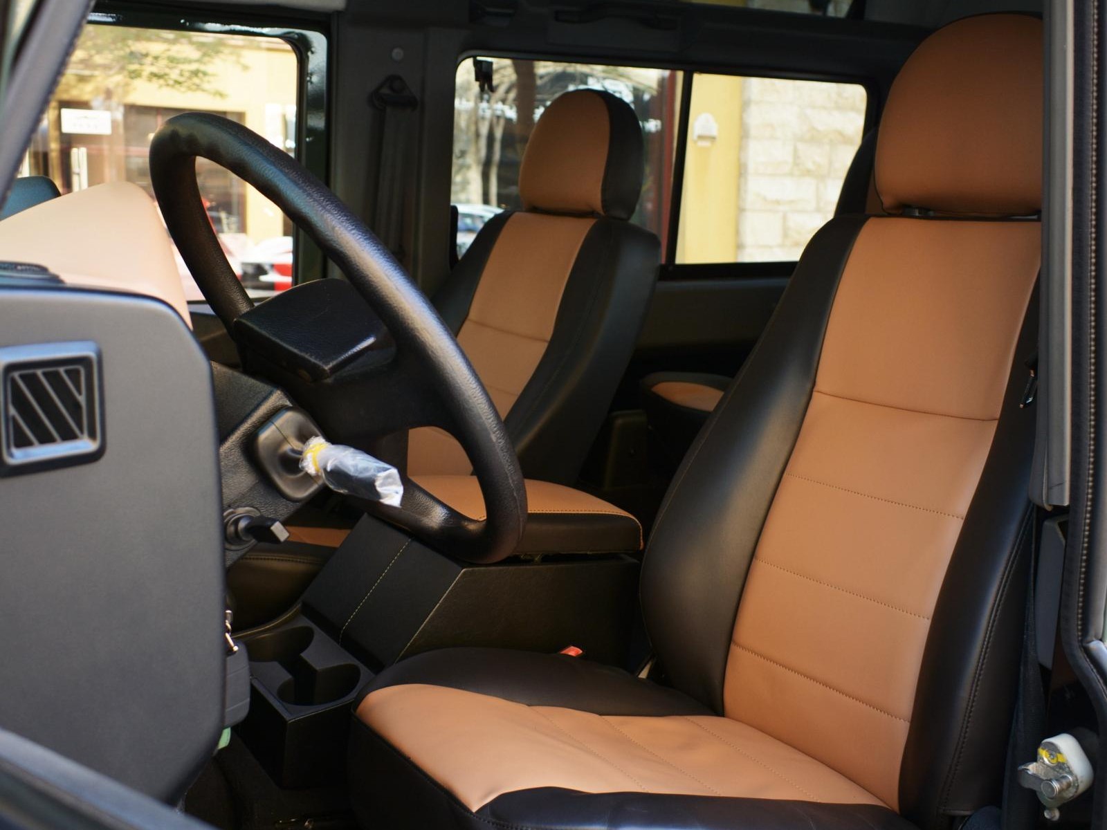 Land Rover Defender 90 2012 - Image 4
